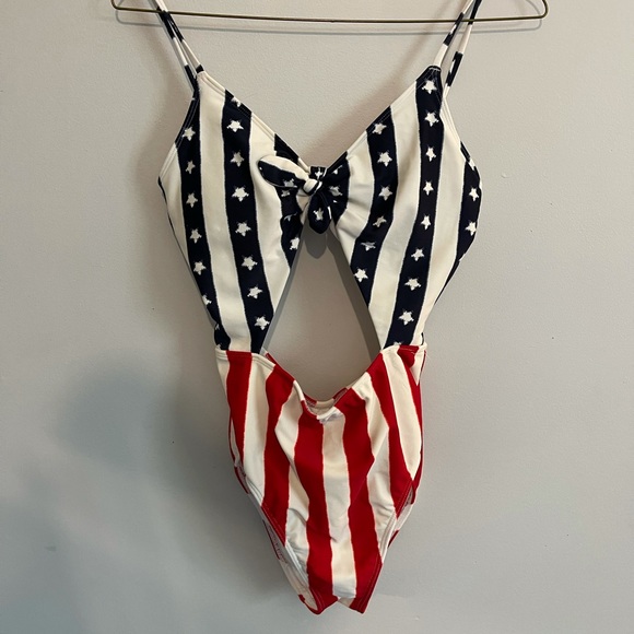 Xs American flag swimsuit - Picture 1 of 3